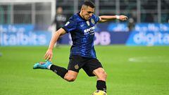 Inter Milan&#039;s Chilean forward Alexis Sanchez shoots the ball during the Italian Serie A football match Inter Milan vs Sassuolo at the San Siro stadium in Milan, on February 20, 2022. (Photo by ISABELLA BONOTTO / AFP)