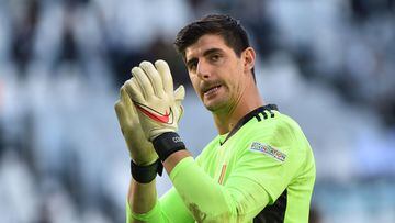 Soccer Football - Nations League - Third-Place Playoff - Italy v Belgium - Allianz Stadium, Turin, Italy - October 10, 2021 Belgium&#039;s Thibaut Courtois applauds fans after the match REUTERS/Massimo Pinca