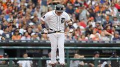 Detroit Tigers&#039; Miguel Cabrera reacts to flying out against the Chicago White Sox in the fourth inning of a baseball game in Detroit, Saturday, June 3, 2017. (AP Photo/Paul Sancya)