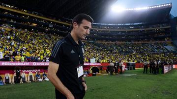 Soccer Football - World Cup - South American Qualifiers - Ecuador v Argentina - Estadio Monumental Banco Pichincha, Guayaquil, Ecuador - March 29, 2022 Argentina coach Lionel Scaloni walks out before the match Pool via REUTERS/Franklin Jacome