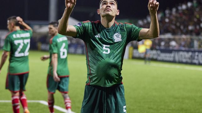 México sufre para ganar en Surinam en el debut de Diego Cocca