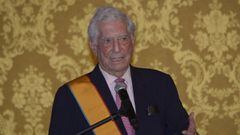 Peruvian writer Mario Vargas Llosa delivers a speech after being honoured with the Grand Cross National Order of Merit by Ecuadorian President Guillermo Lasso at the Carondelet Palace in Quito, on September 27, 2021. (Photo by RODRIGO BUENDIA / AFP)