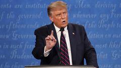 El presidente Donald Trump hace gestos mientras habla durante el primer debate presidencial el martes 29 de septiembre de 2020, en la Universidad Case Western y la Cl&iacute;nica Cleveland, en Cleveland, Ohio.
