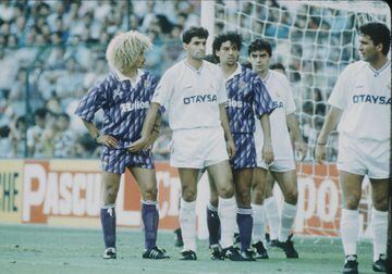 'Tocamiento' de Míchel a Valderrama en la temporada 1991/92 en un Real Madrid-Valladolid. Míchel, para provocar al colombiano, empezó a tocarle repetidamente los genitales ante la sorpresa de ‘El Pibe’.