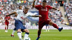 Tottenham Hotspur&#039;s Belgian defender Toby Alderweireld (L) vies with Liverpool&#039;s Brazilian midfielder Roberto Firmino during the English Premier League football match between Tottenham Hotspur and Liverpool at Wembley Stadium in London, on Septe
