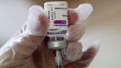 FILE PHOTO: A medical worker prepares a dose of AstraZeneca COVID-19 vaccine at a vaccination center, amid the coronavirus disease outbreak, in Ronquieres, Belgium April 6, 2021. REUTERS/Yves Herman/File Photo