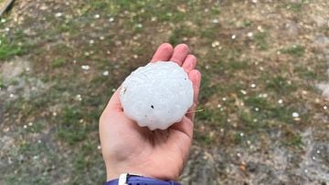 Huge hail stones in Spain