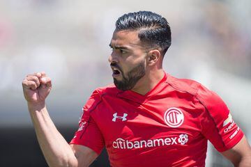 El atacante de Toluca lleva tres años en el Fútbol Mexicano, pues llegó a la edad de 23 años. Lleva 20 goles en 63 duelos con los escarlatas, por lo que podría ser una variante en el ataque. En enero de 2021 podría ser elegible, a la edad de 28 años, en un posible proceso rumbo a Catar 2022.