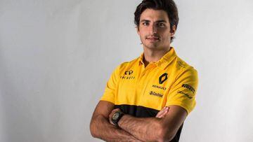 Carlos Sainz vestido con los colores de Renault.