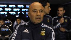 Argentina&#039;s coach Jorge Sampaoli is pictured during the 2018 World Cup qualifier football match against Peru in Buenos Aires on October 5, 2017. / AFP PHOTO / Alejandro PAGNI
