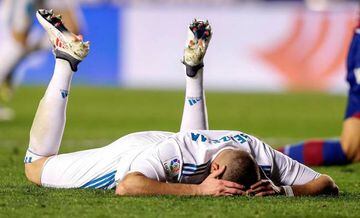 Benzema, en el Levante - Real Madrid.