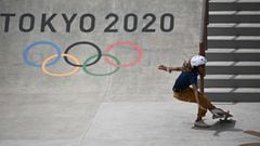 Brazil&#039;s Rayssa Leal reacts falls down during the skateboarding women&#039;s street final of the Tokyo 2020 Olympic Games at Ariake Sports Park in Tokyo on July 26, 2021. (Photo by Lionel BONAVENTURE / AFP)