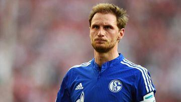 Höwedes accepts being stripped of Schalke captaincy