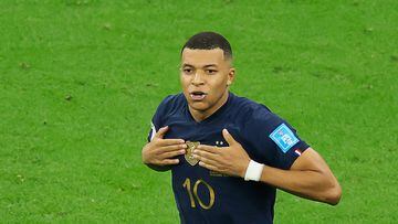 Despite his age, Kylian Mbappé is one of the names in the hat to take over from the Spurs stopper.