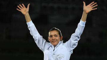 La atleta mexicana puso fin a su asistencia a los campeonatos de tae-kwondo tras conseguir la medalla de plata.