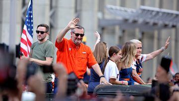 What did Sen. Ted Cruz say about being hit with a beer can during Houston Astros victory parade?