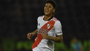 Jorge Carrascal, jugador colombiano de River Plate, ha elevado su nivel en los &uacute;ltimos partidos. Francescoli y Gallardo, con sus consejos, claves.