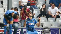Santiago Giménez celebra su gol frente al Atlas