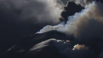 LA PALMA, SPAIN - NOVEMBER 12: The Cumbre Vieja volcano continues to erupt on November 12, 2021 in La Palma, Spain. The volcano has been erupting since September 19, 2021 after weeks of seismic activity, resulting in millions of Euros worth of damage to p