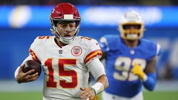 Chiefs-Chargers Thursday Night Football game kicks off first year of  exclusive NFL rights for , Sports & Entertainment