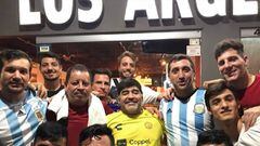 El entrenador de Dorados de Sinaola, Diego Armando Maradona, en el restaurante Los Argentinos.