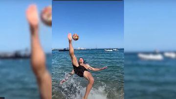 41 años, retirado y de vacaciones: Ibrahimovic hace esta locura de chilena en la playa 