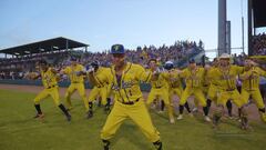 The Backstreet Boys hacen viral aparición en un juego de béisbol