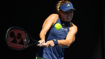 Kerber crushes Keys to book her place in the semis