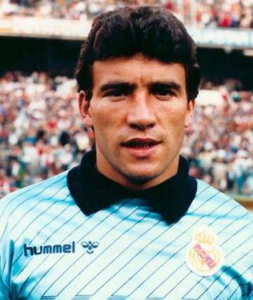 Francisco Buyo Sánchez'startling agility made him the club’s first choice keeper for 11 season, from 1986 - 1997.  Record: 6 Ligas, 2 Spanish Cups, 4 Spanish Super Cups  1) Yes, Keylor carries weight around here.  2) "De Gea has had a great season with Ma
