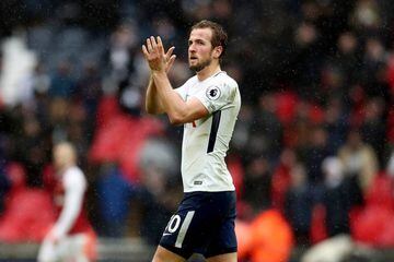 Kane, con el Tottenham, tras un partido.