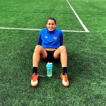 La defensora Corina Clavijo milita en el Sporting Huelva de España desde julio del 2019. Es el segundo equipo de su carrera tras haber jugado en América de Cali, y además tiene experiencia con la Selección Colombia. 