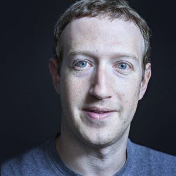 El fundador de Facebook llegó para revolucionar la industria tecnológica. La red social que administra se ha convertido en una herramienta de comunicación de referencia durante la pandemia del coronavirus.
"Puede que no tengamos el poder para crear el mun