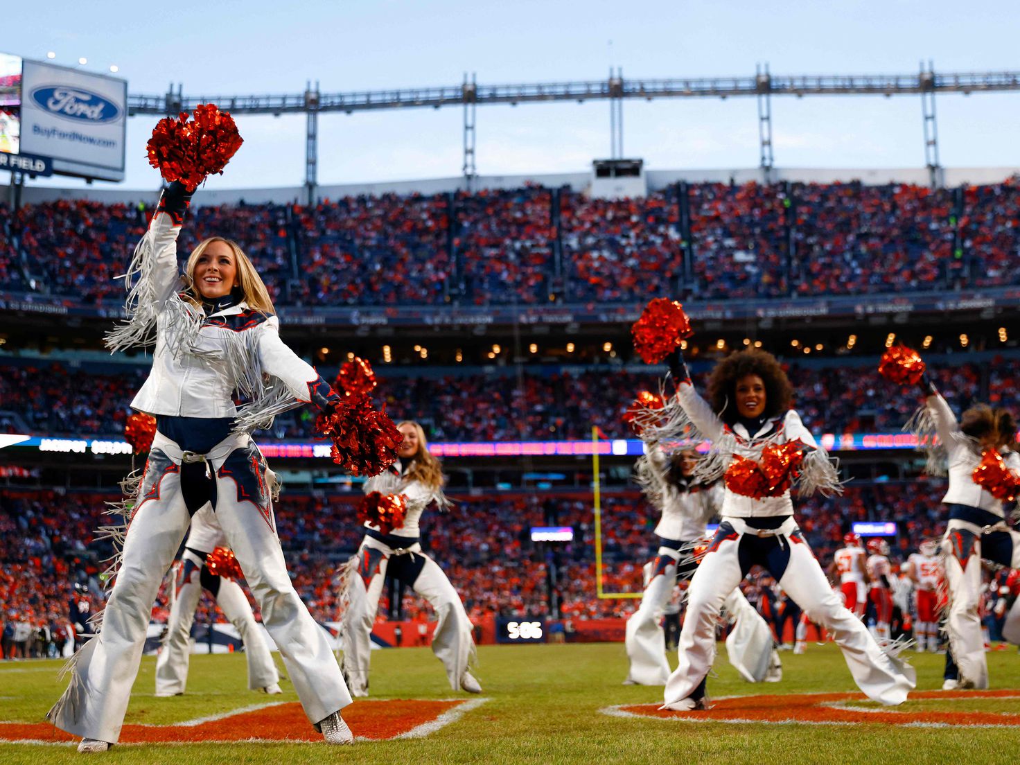 What are the rules for NFL cheerleaders? Dating NFL players, tattoos,  social media - AS USA