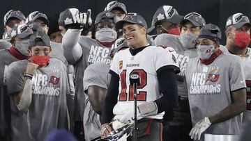 Green Bay (United States), 24/01/2021.- Tampa Bay Buccaneers quarterback Tom Brady holds the George Halas Trophy after defeating the Green Bay Packers in their NFL NFC Championship game at Lambeau Field in Green Bay, Wisconsin, USA, 24 January 2021. The B