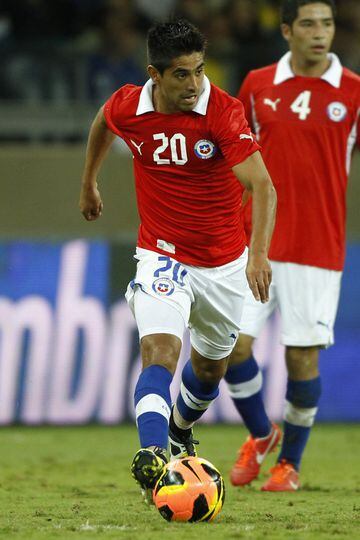 Fue citado por Borghi a tres partidos del camino a Brasil 2014. Alcanzó a sumar dos minutos en el triunfo como visita ante Bolivia en 2012.