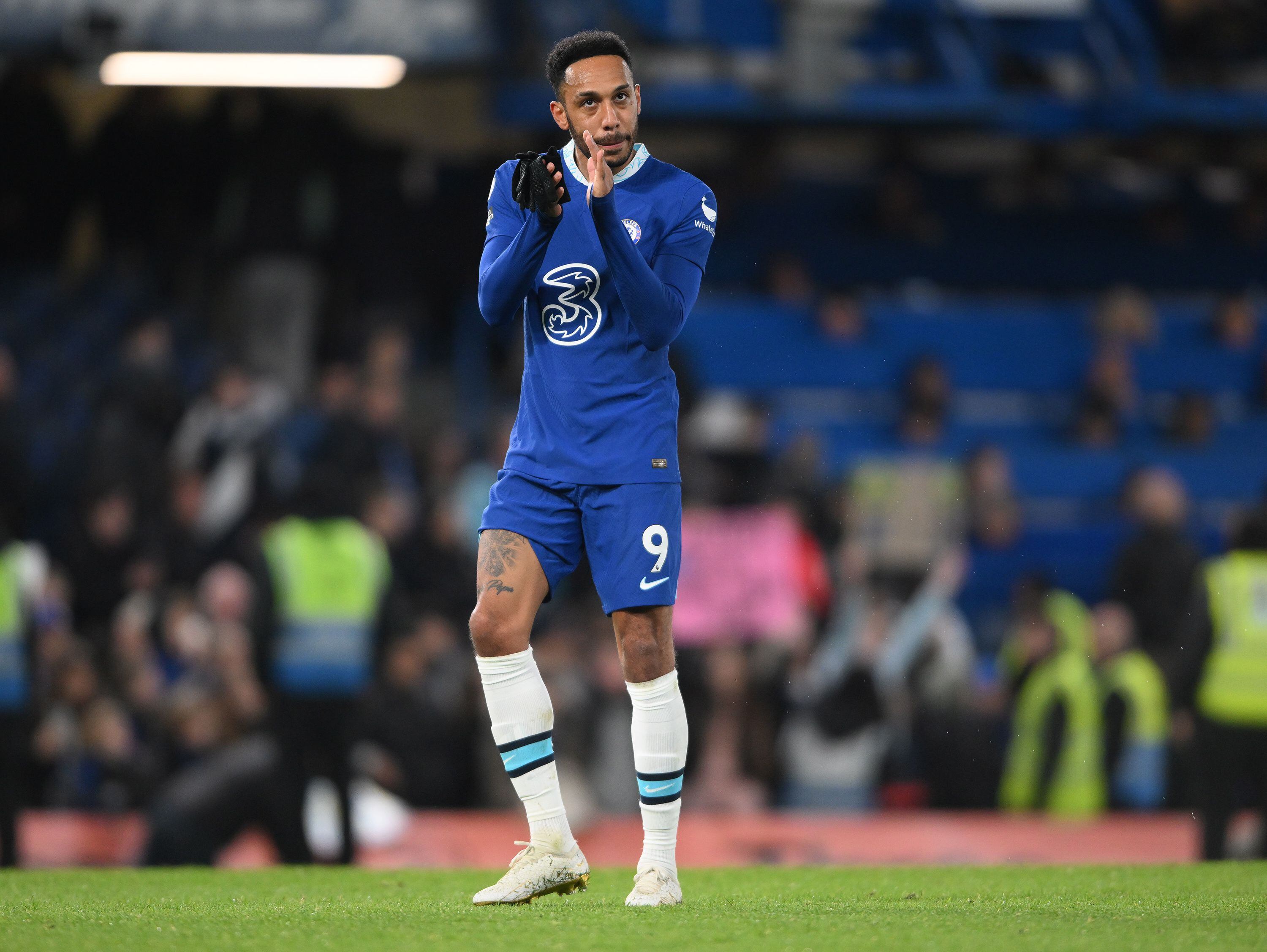 London (United Kingdom), 26/04/2023.- Chelsea's Pierre-Emerick Aubameyang reacts at full time during the English Premier League soccer match between Chelsea FC and Brentford FC in London, Britain, 26 April 2023. (Reino Unido, Londres) EFE/EPA/DANIEL HAMBURY EDITORIAL USE ONLY. No use with unauthorized audio, video, data, fixture lists, club/league logos or 'live' services. Online in-match use limited to 120 images, no video emulation. No use in betting, games or single club/league/player publications.

