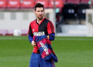 Barcelona 5-0 Osasuna | Messi takes off his shirt in celebration and displays a Newell's shirt with Maradona's 10.