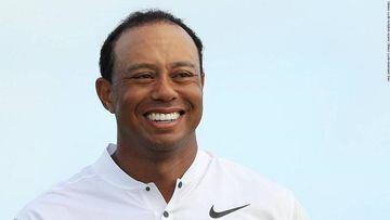 Subastan una clase de golf con Tiger Woods en seis cifras