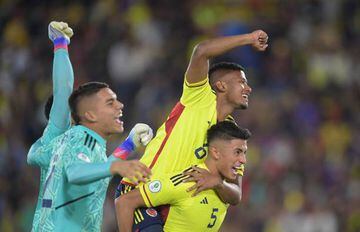 Colombian players celebrate after defeating Ecuador in the South American U-20 championship football match at El Campin stadium in Bogota, Colombia on February 6, 2023. (Photo by DANIEL MUNOZ / AFP) (Photo by DANIEL MUNOZ/AFP via Getty Images)