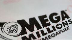 Ticket de loter&iacute;a de Mega Millions del 22 de enero de 2021 en Chicago, Illinois.