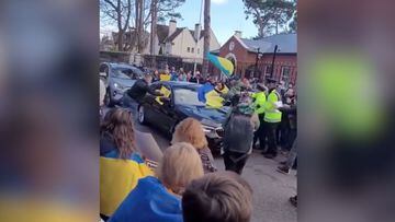 Frenan y golpean el carro del embajador ruso en Dublín