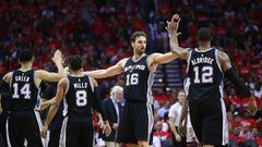 HOUSTON, TX - MAY 11: Pau Gasol #16 of the San Antonio Spurs reacts with Danny Green #14, Patty Mills #8 and LaMarcus Aldridge #12 against the Houston Rockets during Game Six of the NBA Western Conference Semi-Finals at Toyota Center on May 11, 2017 in Houston, Texas. NOTE TO USER: User expressly acknowledges and agrees that, by downloading and or using this photograph, User is consenting to the terms and conditions of the Getty Images License Agreement.   Ronald Martinez/Getty Images/AFP == FOR NEWSPAPERS, INTERNET, TELCOS &amp; TELEVISION USE ONLY ==