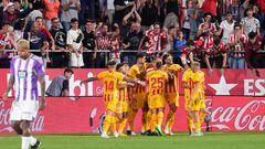 GERONA, 09/09/2022.- Los jugadores del Girona celebran el gol de Oriol Romeu, segundo del equipo ante el Valladolid, durante el partido de la quinta jornada de LaLiga que se juega hoy viernes en el estadio municipal de Montilivi, en Girona. EFE/David Borrat.
