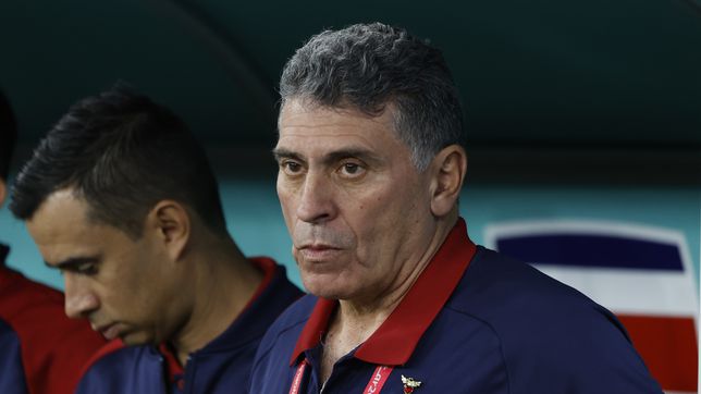Luis Fernando Suárez sufre la peor goleda de Qatar 2022