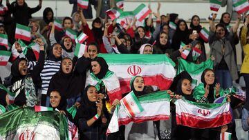 Women at Iranian football: the image waited for since 1981