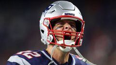 FOXBOROUGH, MASSACHUSETTS - SEPTEMBER 08: Tom Brady #12 of the New England Patriots reacts as he runs onto the field before the game against the Pittsburgh Steelers at Gillette Stadium on September 08, 2019 in Foxborough, Massachusetts.   Maddie Meyer/Getty Images/AFP == FOR NEWSPAPERS, INTERNET, TELCOS &amp; TELEVISION USE ONLY ==