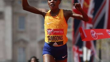 Sumgong wins women's London Marathon despite fall