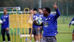 Mamadou Kon&eacute;, durante el entrenamiento del Deportivo.