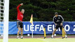 Bale trains apart from the team to rest problematic calf muscle before Wales' Semi-Final showdown with Portugal.