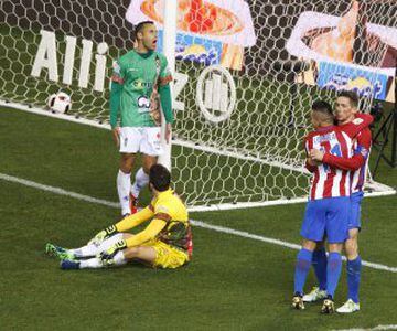 4-0. Fernando Torres celebró el cuarto tanto.